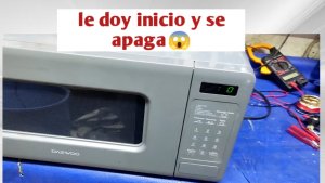 Microondas que se apaga al iniciar
